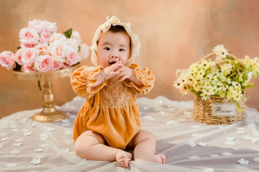 四平宝宝几个月会转头 四平宝宝几个月会转头